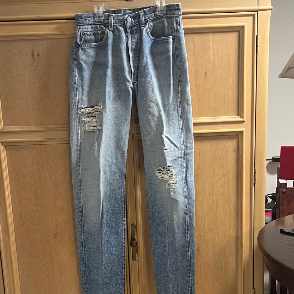 Levi's Men's Light Blue Distressed Jeans